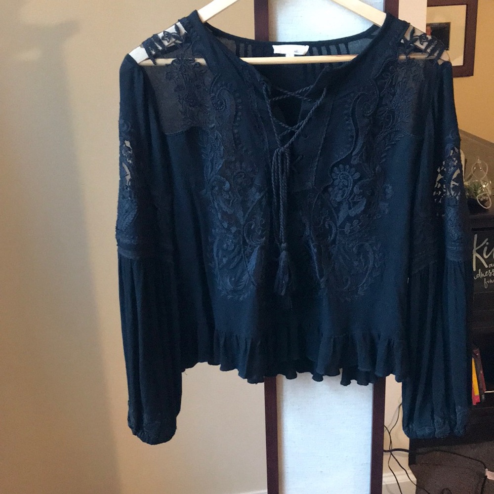 Black lace blouse!!